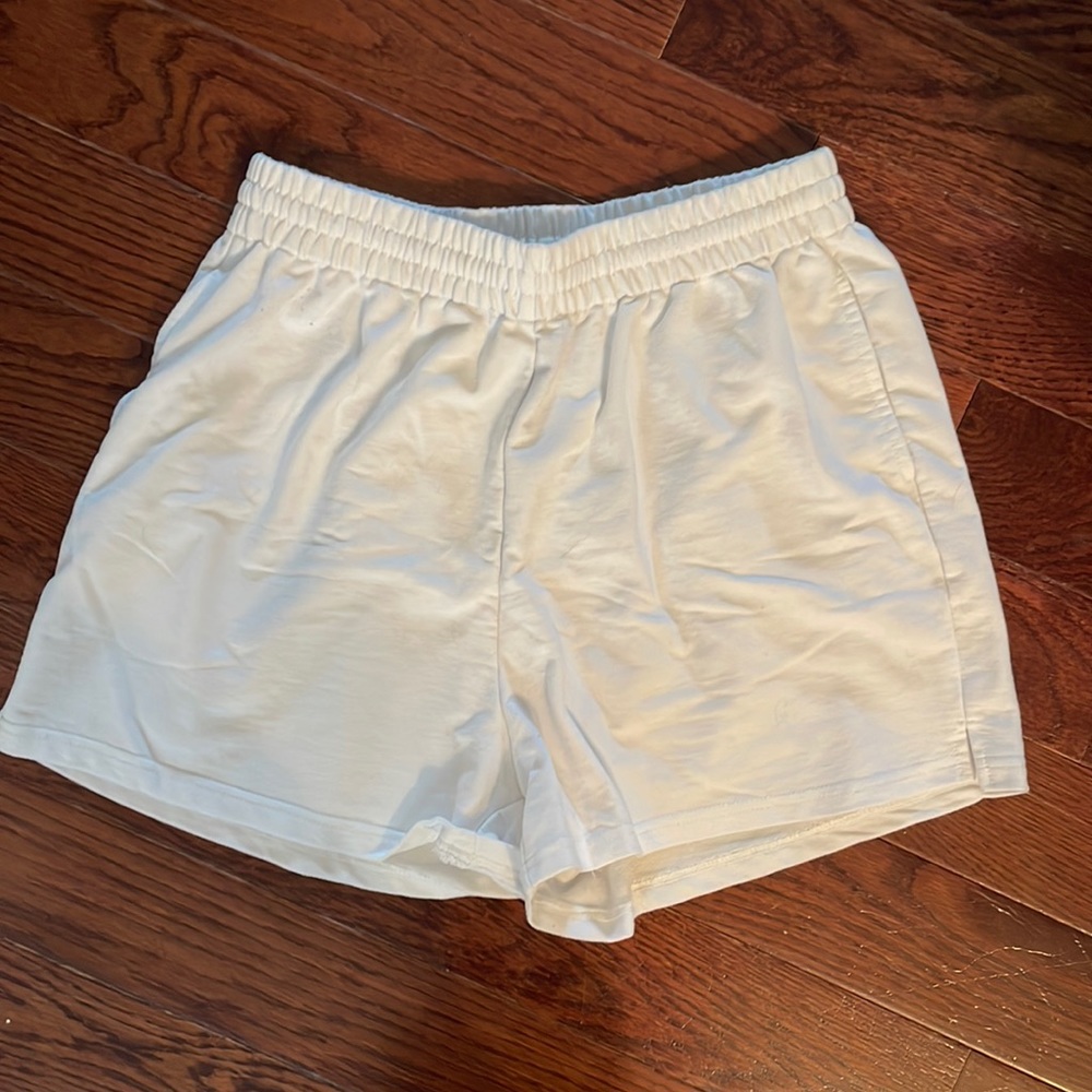White cotton lounge shorts, size large